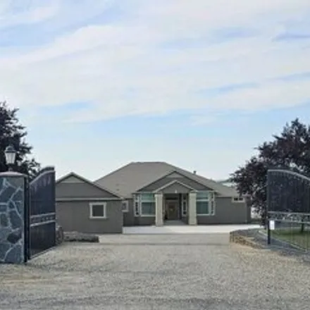 Buy this 3 bed house on 213 Snake River Drive in Burbank, Walla Walla County