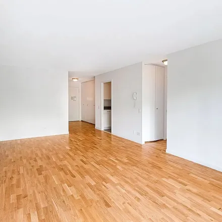 Rent this 1 bed apartment on Gateway Plaza 400 in 375 South End Avenue, New York