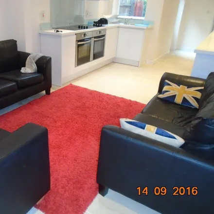 Rent this 6 bed house on 302 Tiverton Road in Selly Oak, B29 6BY