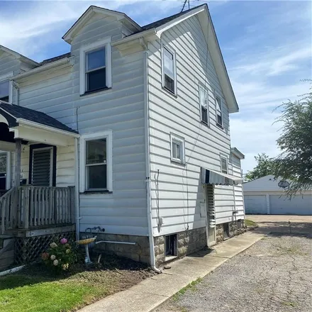 Image 2 - 166 Spruce Street, Elyria, OH 44035, USA - House for sale
