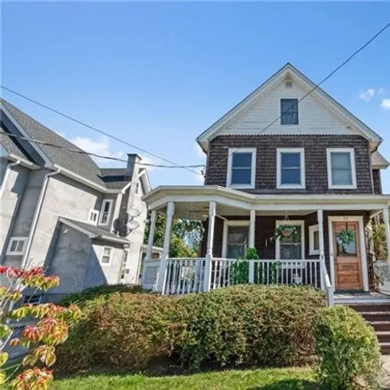 Rent this 3 bed house on 317 Ringgold Street in City of Peekskill, NY 10566