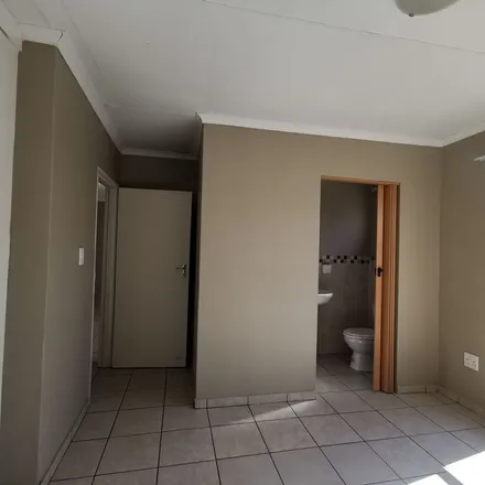 Image 7 - Progress Road, Lindhaven, Roodepoort, 1725, South Africa - Apartment for rent