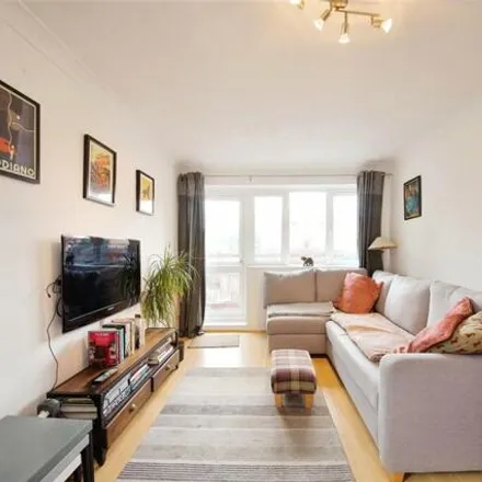 Image 1 - Marsalis House, Rainhill Way, Bromley-by-Bow, London, E3 3EF, United Kingdom - Apartment for sale