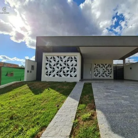Rent this 3 bed house on Avenida dos Pioneiros in Antares, Londrina - PR