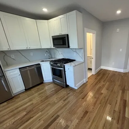 Image 3 - 372;374 Beacon Street, Somerville, MA 02144, USA - Apartment for rent