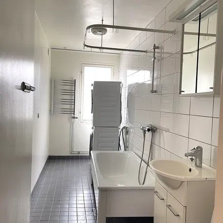 Rent this 3 bed apartment on Hammarvägen 47 in 863 32 Sundsvall, Sweden