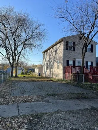 Image 2 - 1730 Greenfield Avenue, North Chicago, IL 60064, USA - House for sale