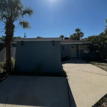 Rent this 1 bed room on 647 59th Street South in Saint Petersburg, FL 33707