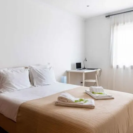 Rent this 4 bed apartment on Colégio Teresiano in Rua do Taxa, 4710-449 Braga