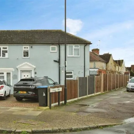 Buy this 4 bed duplex on 20 The Link in Brimsdown, London