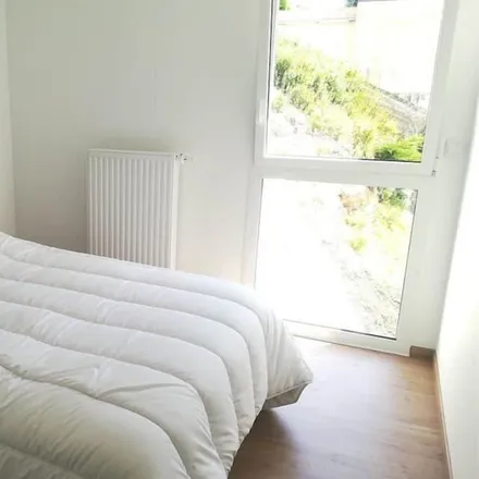 Rent this 2 bed apartment on Centre d'incendie et de secours de Pleneuf-Val-André in Rue des Pains-Prés, 22370 Le Val-André