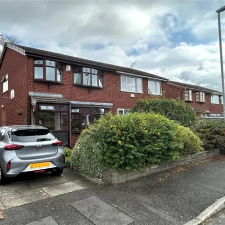 Buy this 3 bed duplex on Taunton Road in Chadderton, OL9 0BE
