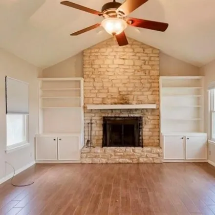 Image 3 - 1100 Creekview Drive, Round Rock, TX 78681, USA - House for sale