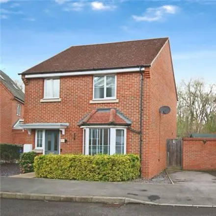 Buy this 3 bed house on Crutchley Wood in Binfield, RG12 8BZ