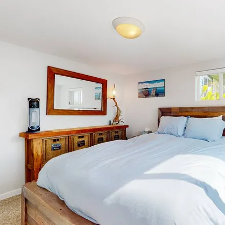 Rent this 3 bed house on Bainbridge Island in WA, 98110