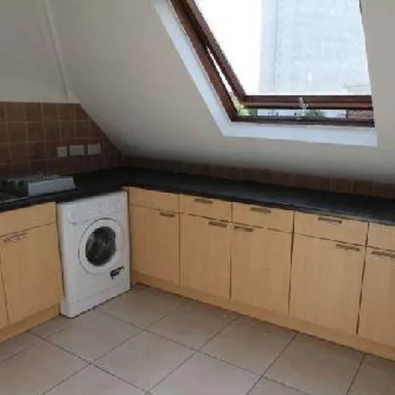 Rent this 6 bed apartment on 239 Derby Road in Nottingham, NG7 1QN