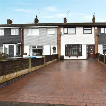 Buy this 3 bed townhouse on Wetherby Drive in Royton, OL2 5TA