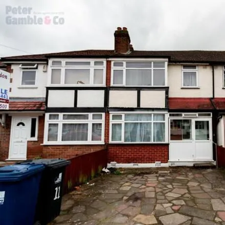 Buy this 3 bed townhouse on Lee Road in London, UB6 7DA