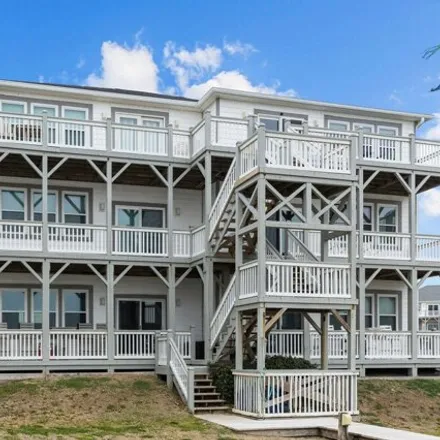 Buy this 2 bed condo on 2998 Pointe West Drive in Emerald Isle, NC 28594