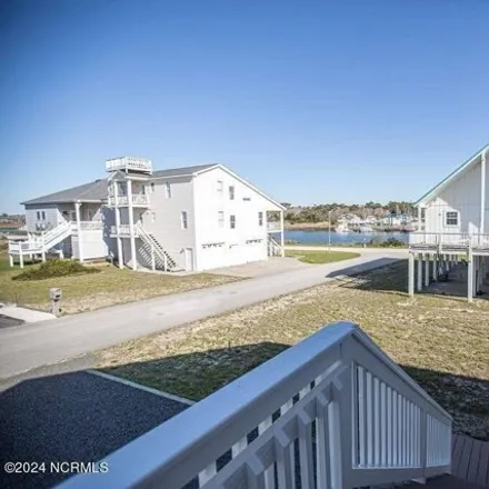 Image 2 - 184 Crab Street, Holden Beach, Brunswick County, NC 28462, USA - House for sale