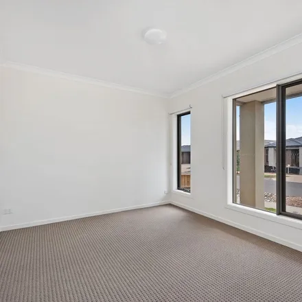 Rent this 3 bed apartment on Pavey Street in Tarneit VIC 3029, Australia
