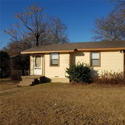 Buy this 2 bed house on 819 Little Street in Copperas Cove, TX 76522