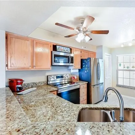 Image 3 - 9606 Victoria Lane, Four Seasons, Collier County, FL 34109, USA - Condo for rent