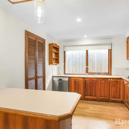 Image 3 - Hedgeley Drive, Berwick VIC 3806, Australia - Apartment for rent