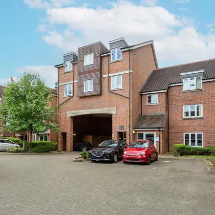 Rent this 2 bed apartment on Willow Grange in North Watford, WD17 4AQ