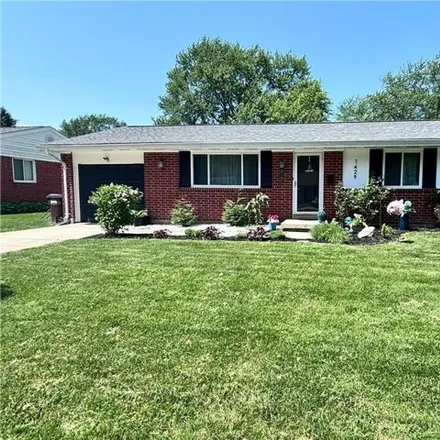 Buy this 3 bed house on 1417 Wedgewood Drive in Fairborn, OH 45324