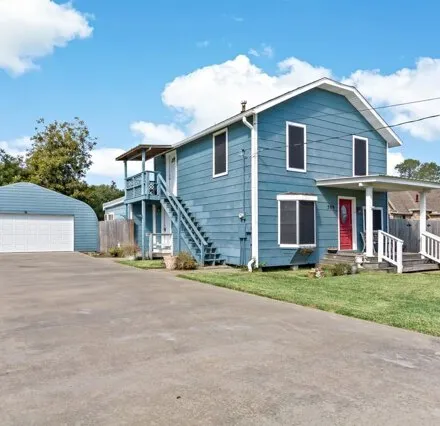 Rent this 2 bed house on 309 E 2nd St Unit B in Port Neches, Texas