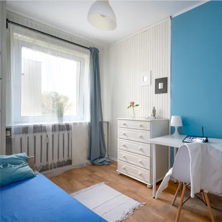 Rent this 5 bed room on Franciszka Marii Lanciego 8 in 02-792 Warsaw, Poland