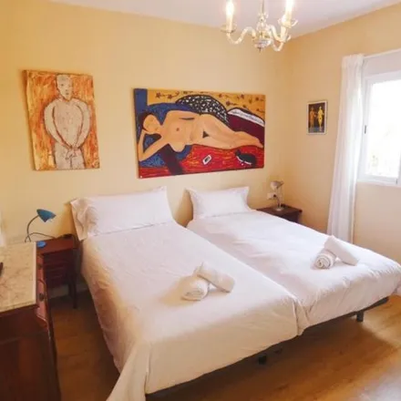 Rent this 2 bed apartment on Calle Velarde in 13, 29009 Málaga