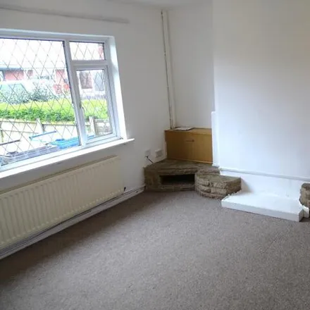 Image 2 - 9 The Avenue, Wigan, WN6 8JX, United Kingdom - Duplex for rent