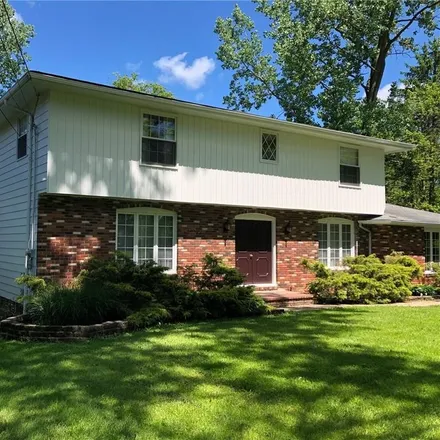 Image 2 - 18564 Bennett Road, North Royalton, OH 44133, USA - House for sale