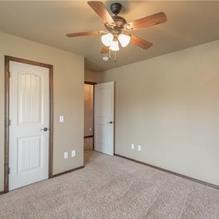 Image 4 - 699 Lindsey Lane, Moore, OK 73160, USA - House for rent