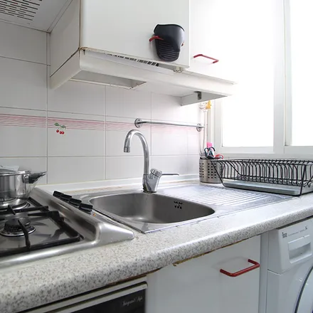 Image 3 - Madrid, Fitz Burger, Calle de Gabriel Lobo, 20, 28002 Madrid - Apartment for rent