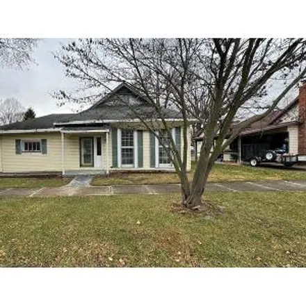 Buy this 4 bed house on 301 North Main Street in Carthage, Rush County