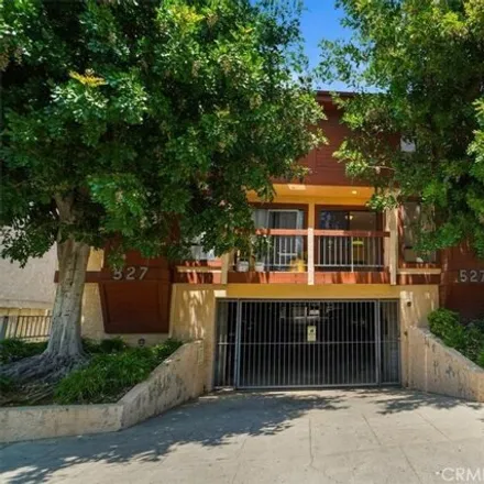 Rent this 2 bed condo on Alley n/o Elmwood Avenue in Burbank, CA 91501