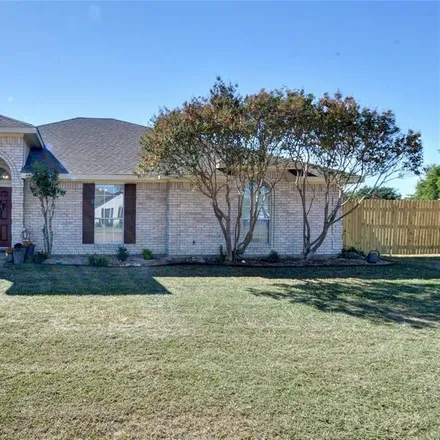 Buy this 3 bed house on 760 South Ridge Drive in Midlothian, TX 76065