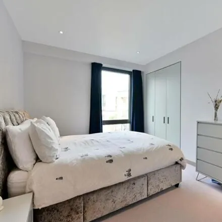 Image 4 - 2 Drapers Yard, London, SW18 1SF, United Kingdom - Apartment for sale