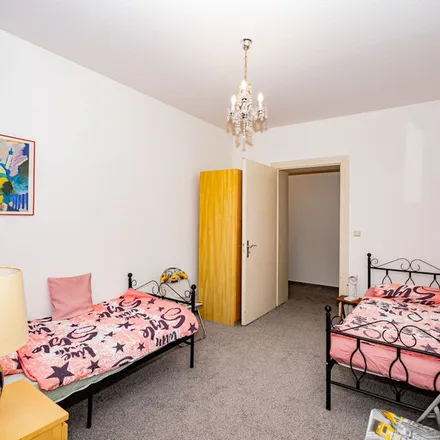 Rent this 4 bed apartment on LVR-Klinik Bonn in Cécile-Vogt-Weg, 53117 Bonn