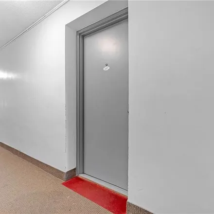 Image 4 - 450 Ottawa Street North, Hamilton, ON L8H 2V2, Canada - Apartment for rent