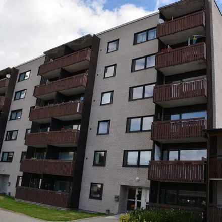 Rent this 3 bed apartment on Norra Fogdelyckegatan in 374 36 Karlshamn, Sweden