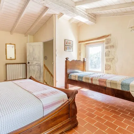 Rent this 2 bed house on Besse-sur-Issole in Route du Chemin de Fer, 83890 Besse-sur-Issole