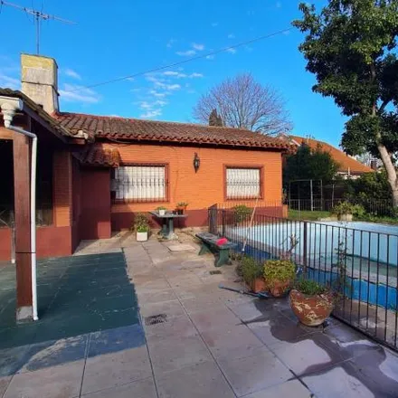 Rent this 4 bed house on Mateu Sport Outlet in Camino Parque Centenario, Partido de La Plata
