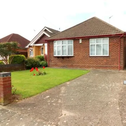 Buy this 3 bed house on Homedale Drive in Luton, LU4 9TE