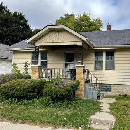 Buy this 2 bed house on 922 Simcoe Avenue in Flint, MI 48507