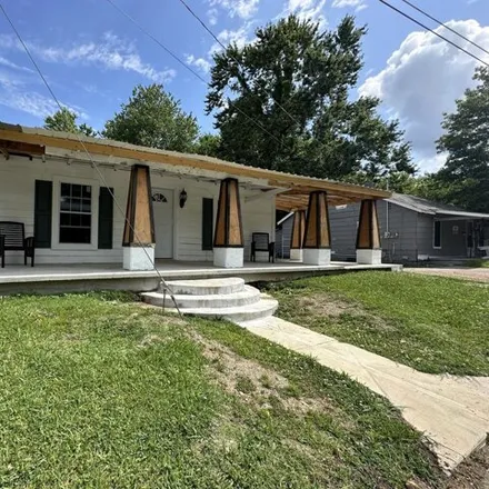 Buy this 2 bed house on 401 East 4th Street in Trenton, Gibson County