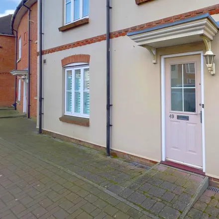 Rent this 2 bed apartment on Londis in 60 Vineyard, Abingdon